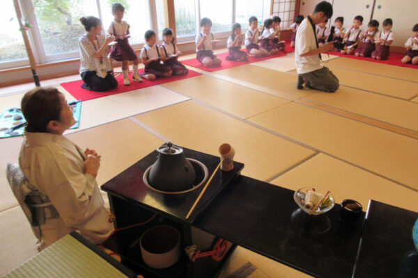年長さんの茶道教室